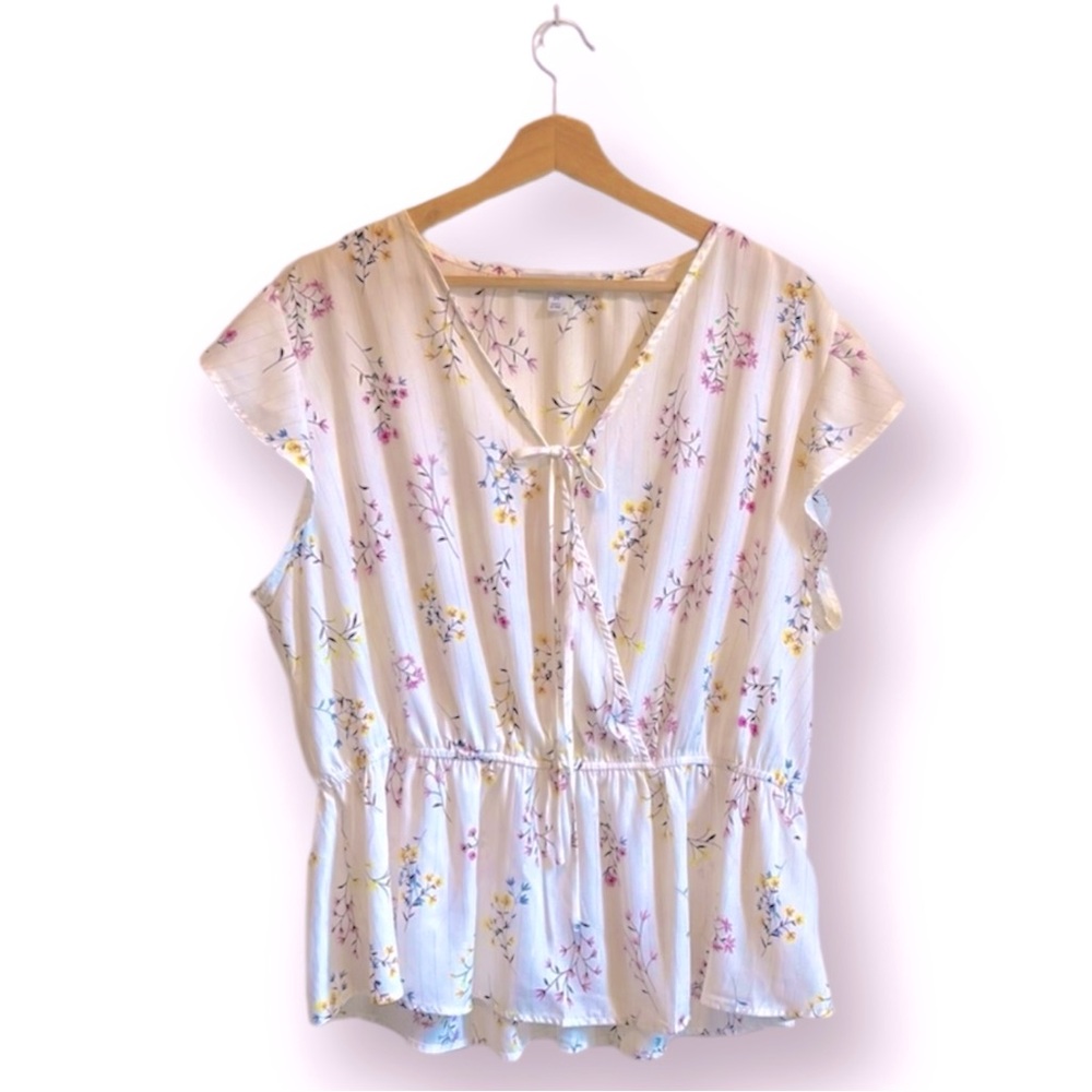 Sweet Rain Woman’s White Ditsy Floral Print Blouse Size 2X